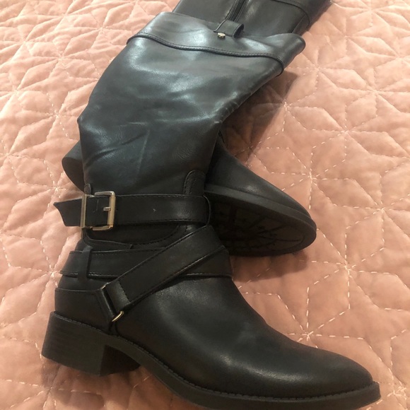 Boots - Picture 2 of 3